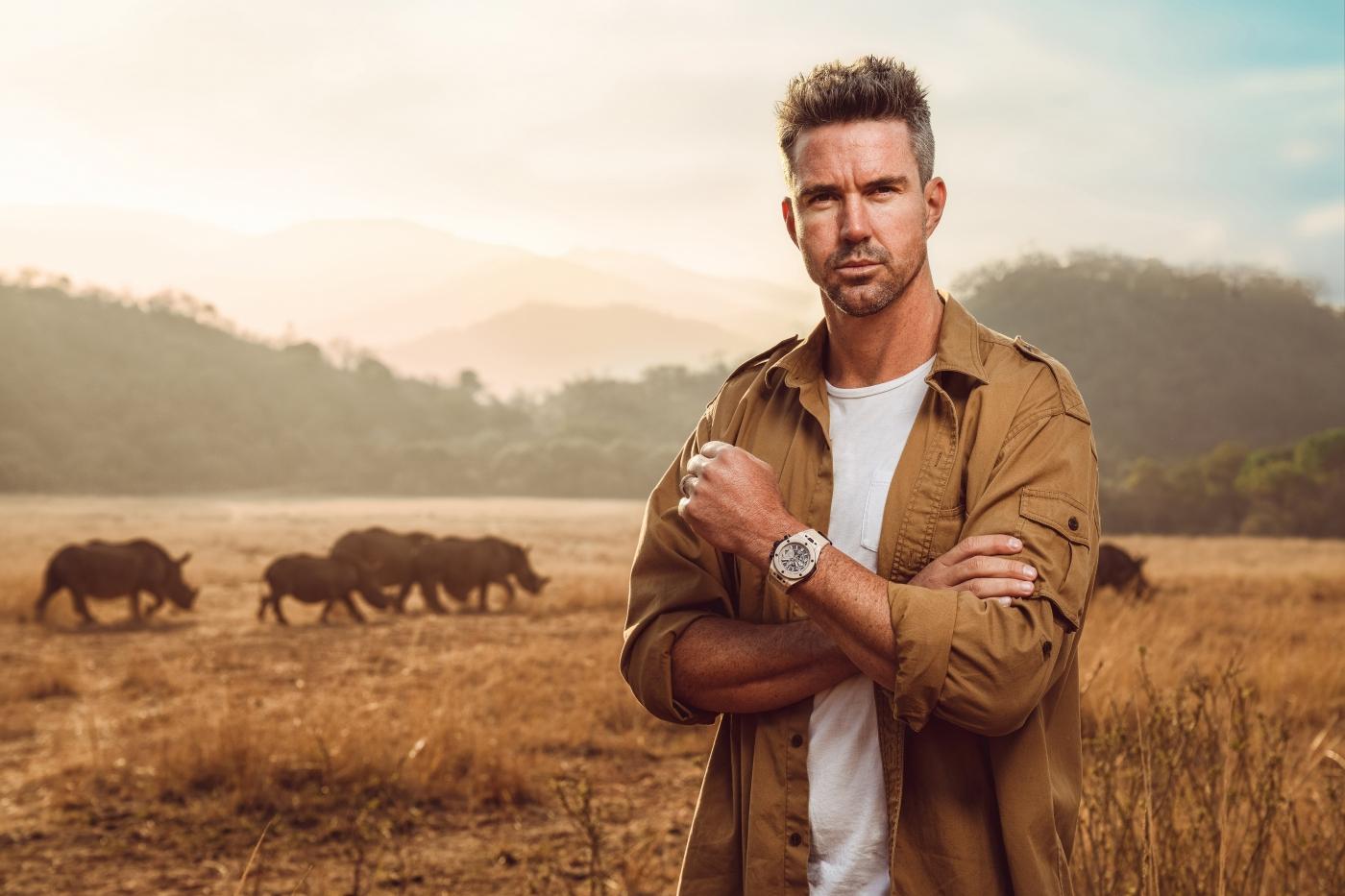 KEVIN PIETERSEN WITH BIG BANG UNICO SORAI