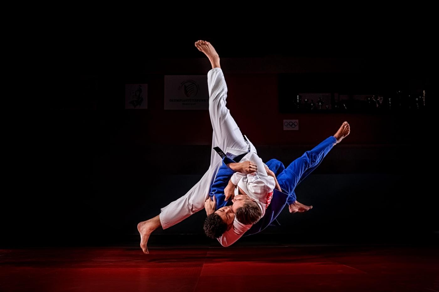 Alexander Wieczerzak competing in Judo match