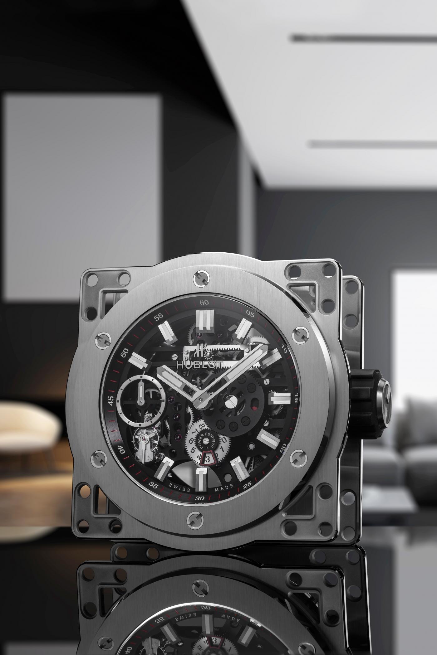 big-bang-meca-10-clock-lifestyle3