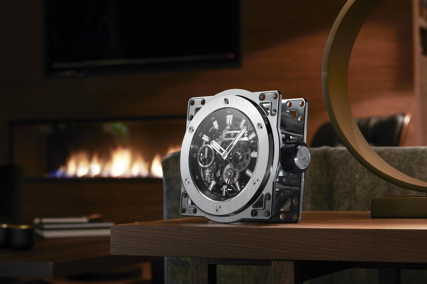 big-bang-meca-10-clock-lifestyle4