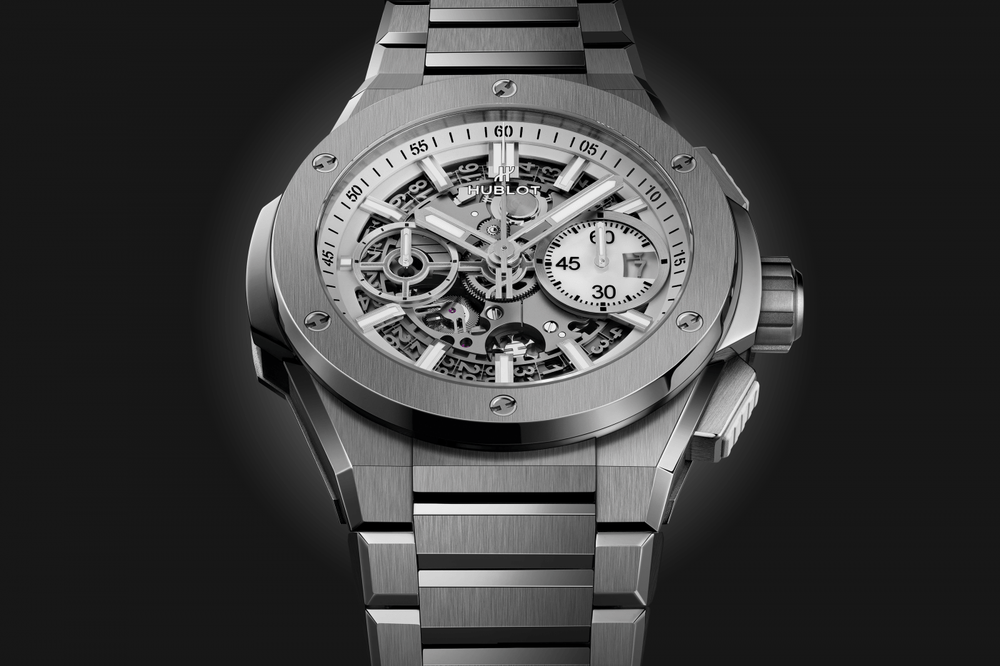 big-bang-Integrated-white-titanium-42mm-pub1