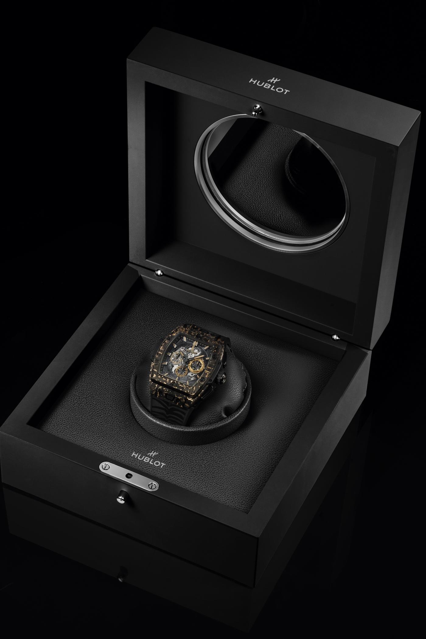 spirit-of-big-bang-carbon-gold-tiger-42-mm