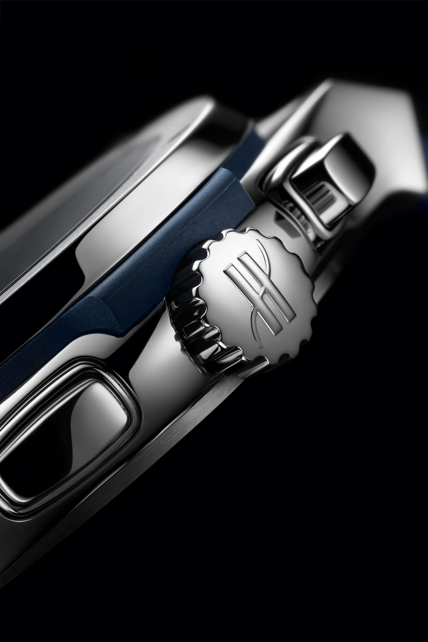 Classic Fusion Chronograph Titanium Blue 42 mm