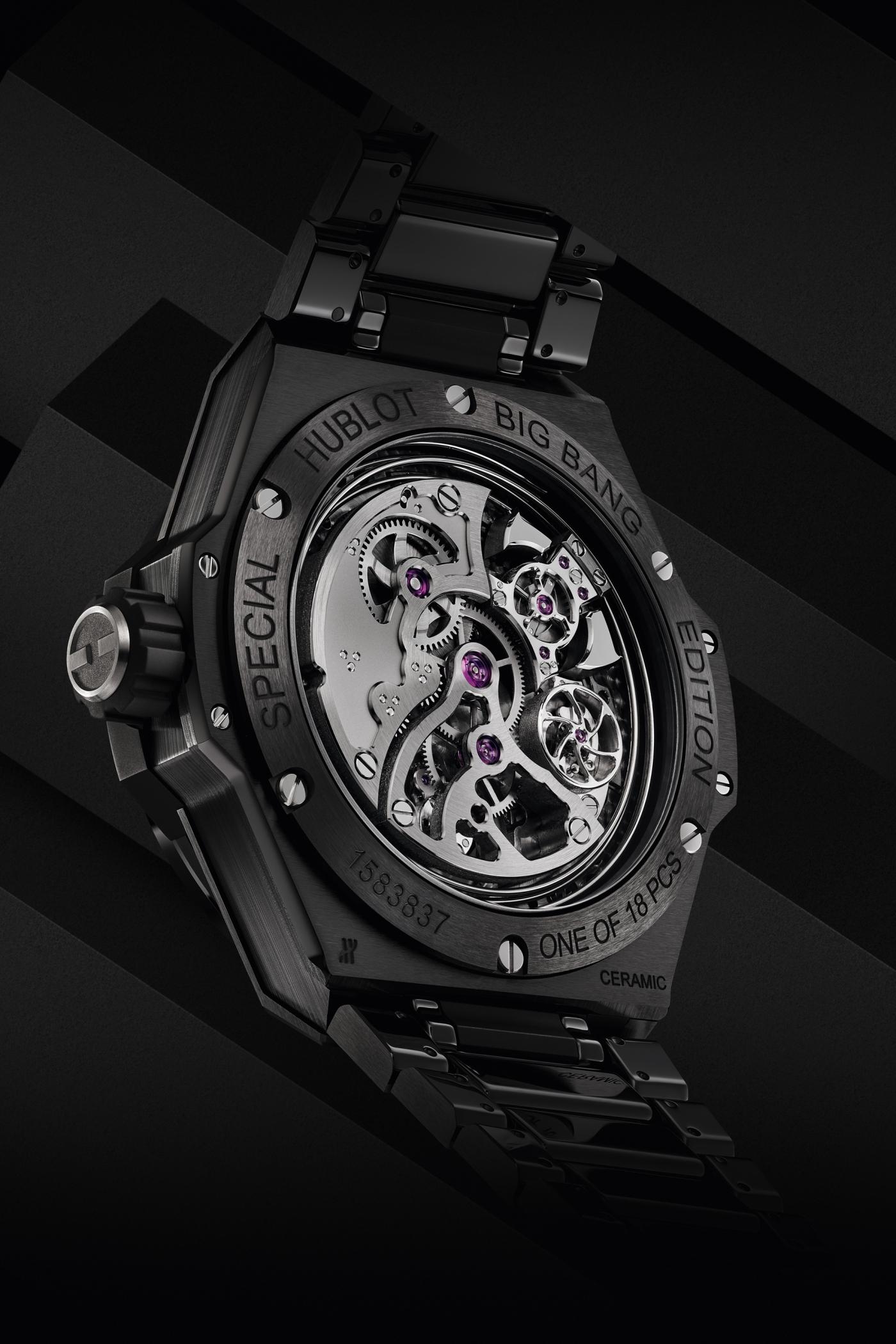 Big-Bang-unico-carbon-white-44-mm-ad-shot-4.jpg