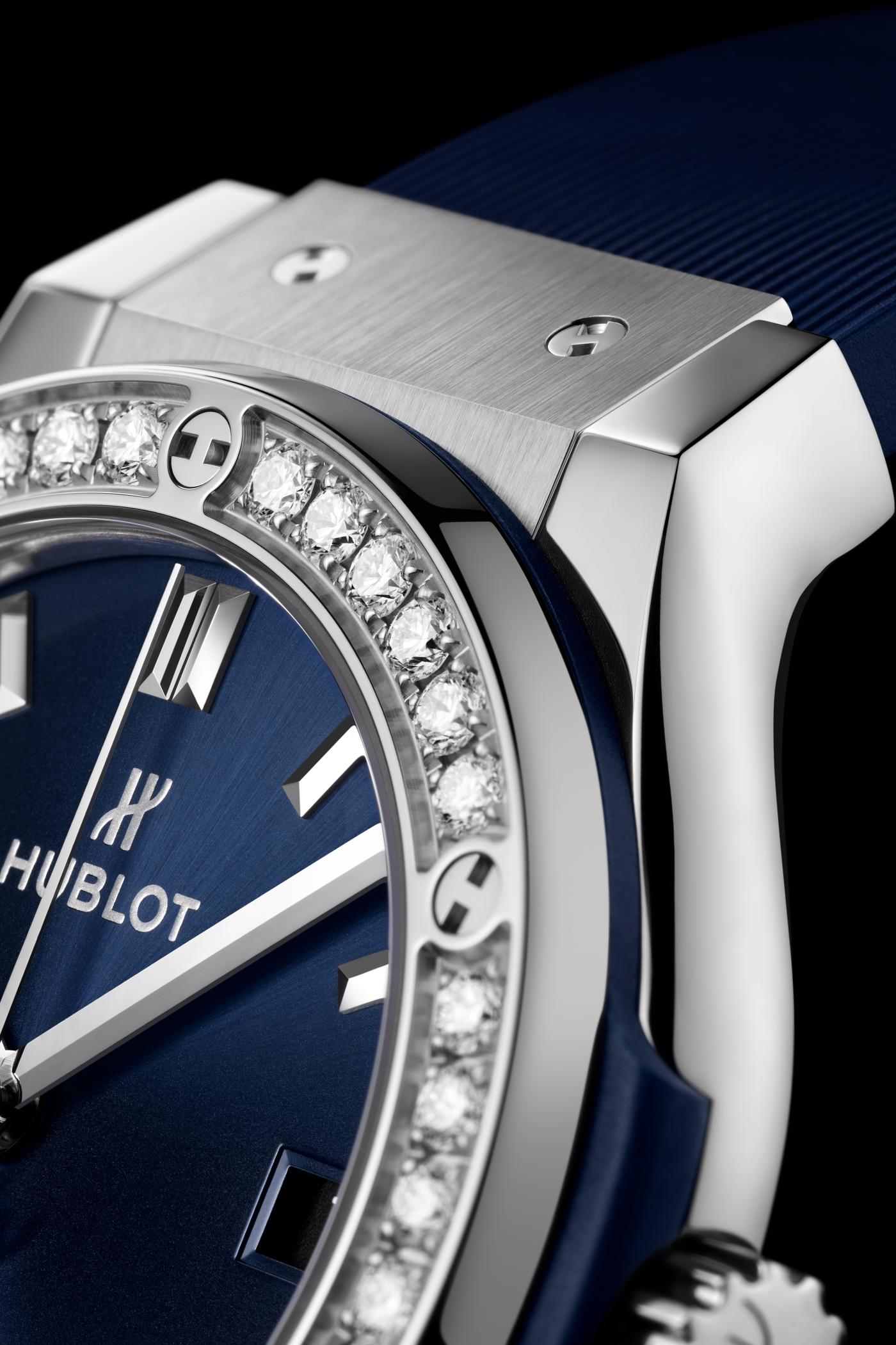 Classic Fusion Titanium Blue Diamonds 38 mm