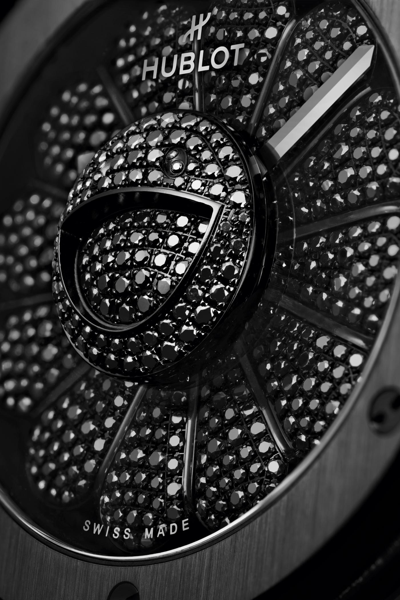 classic-fusion-takashi-murakami-close-up