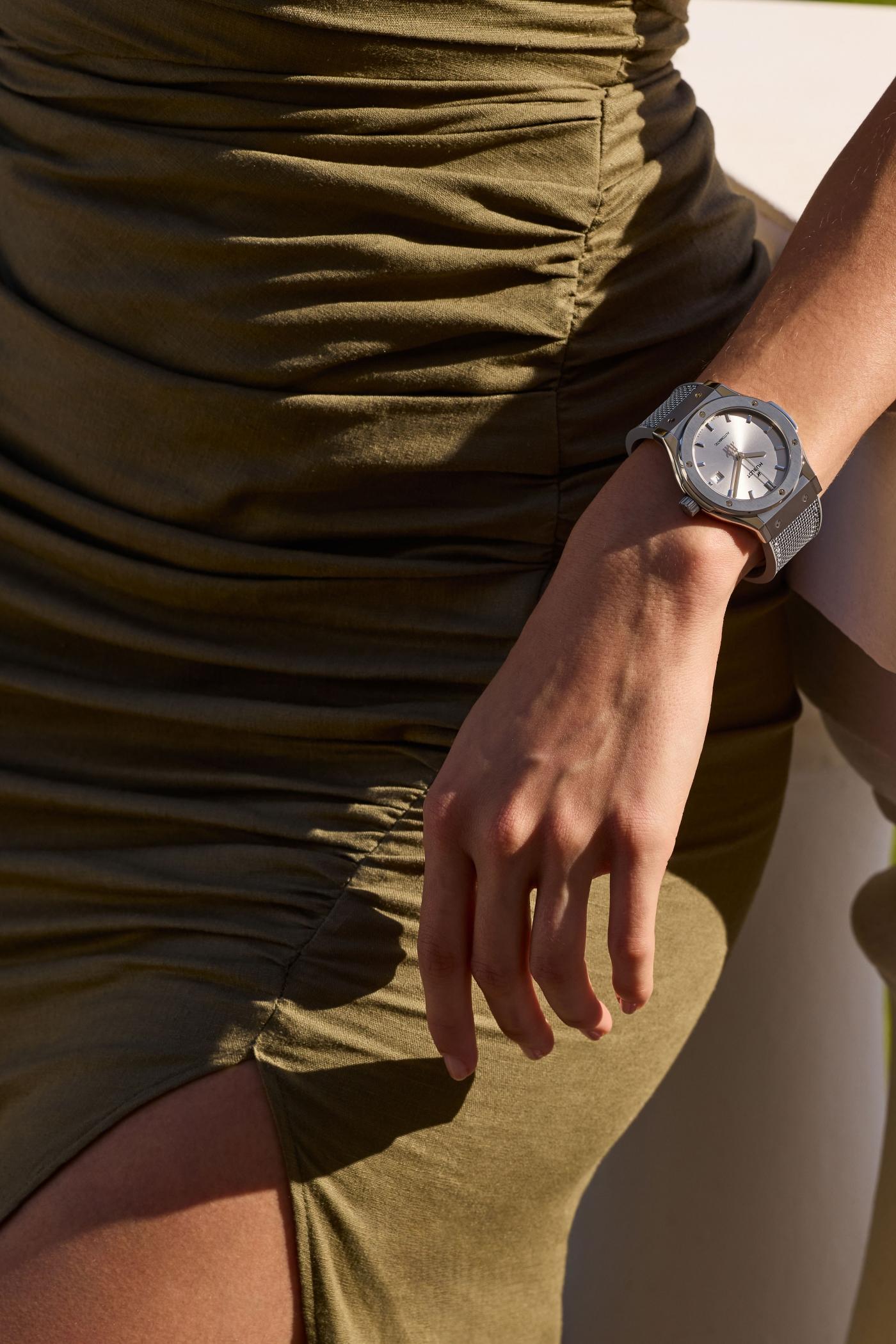 Classic-Fusion-Essential-Grey