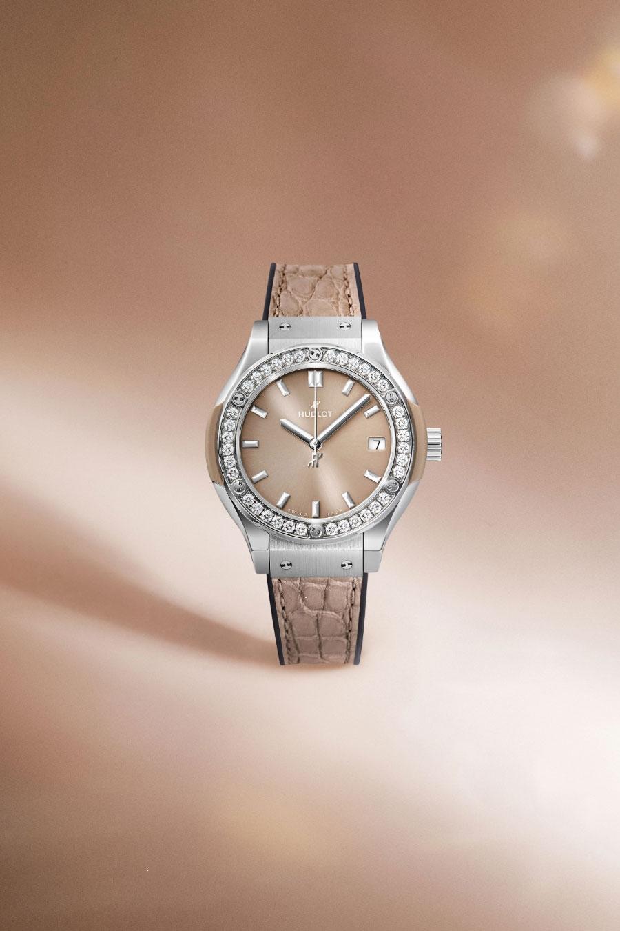 Classic Fusion Titanium Taupe Diamonds 33 mm