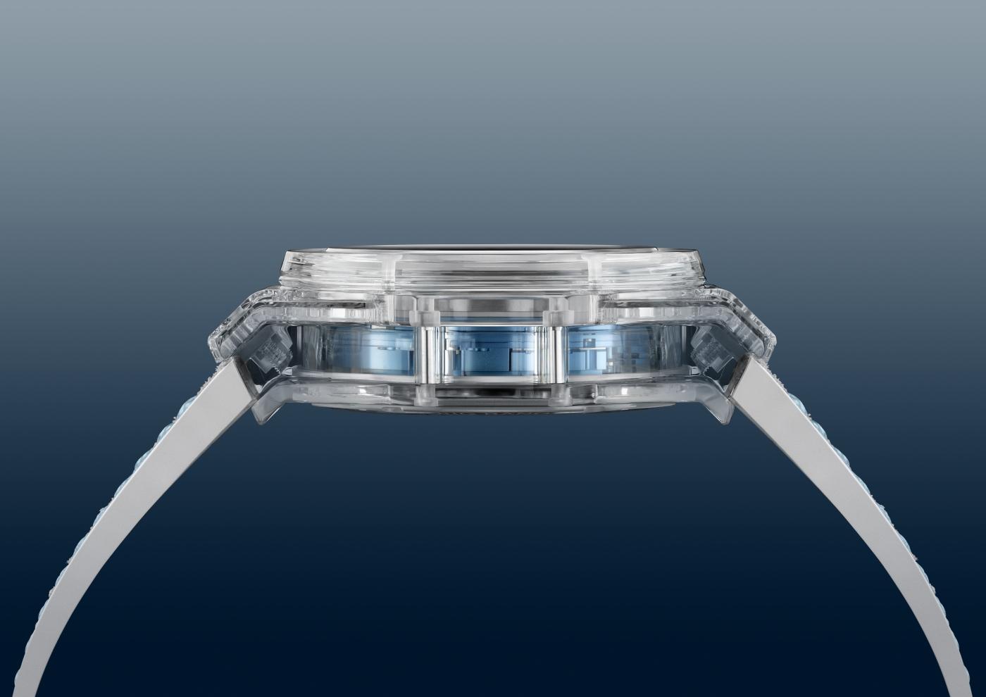 Side shot of the Big Bang Unico Winter Sapphire 42 mm