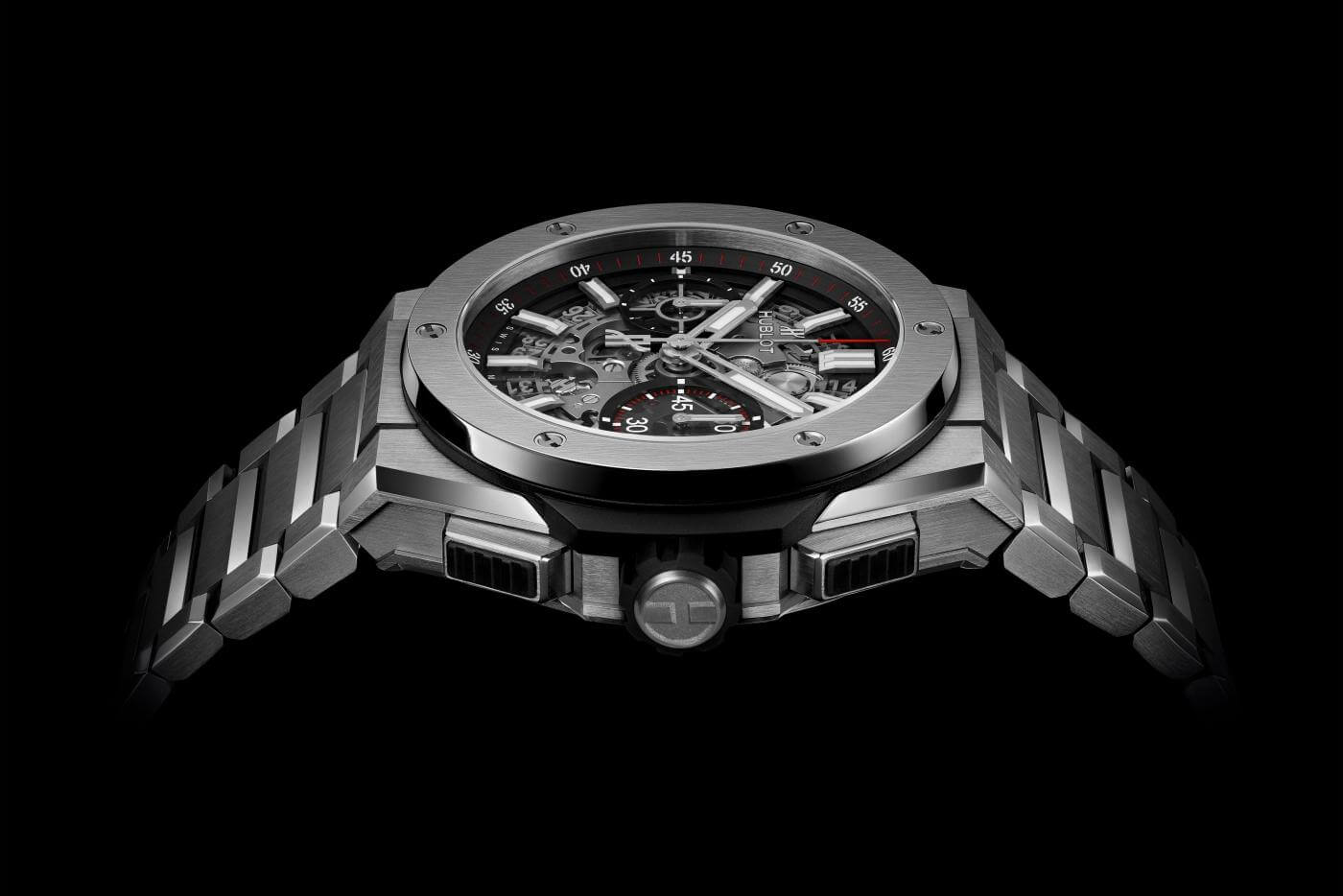 Big Bang Integrated Titanium 42 mm, side view