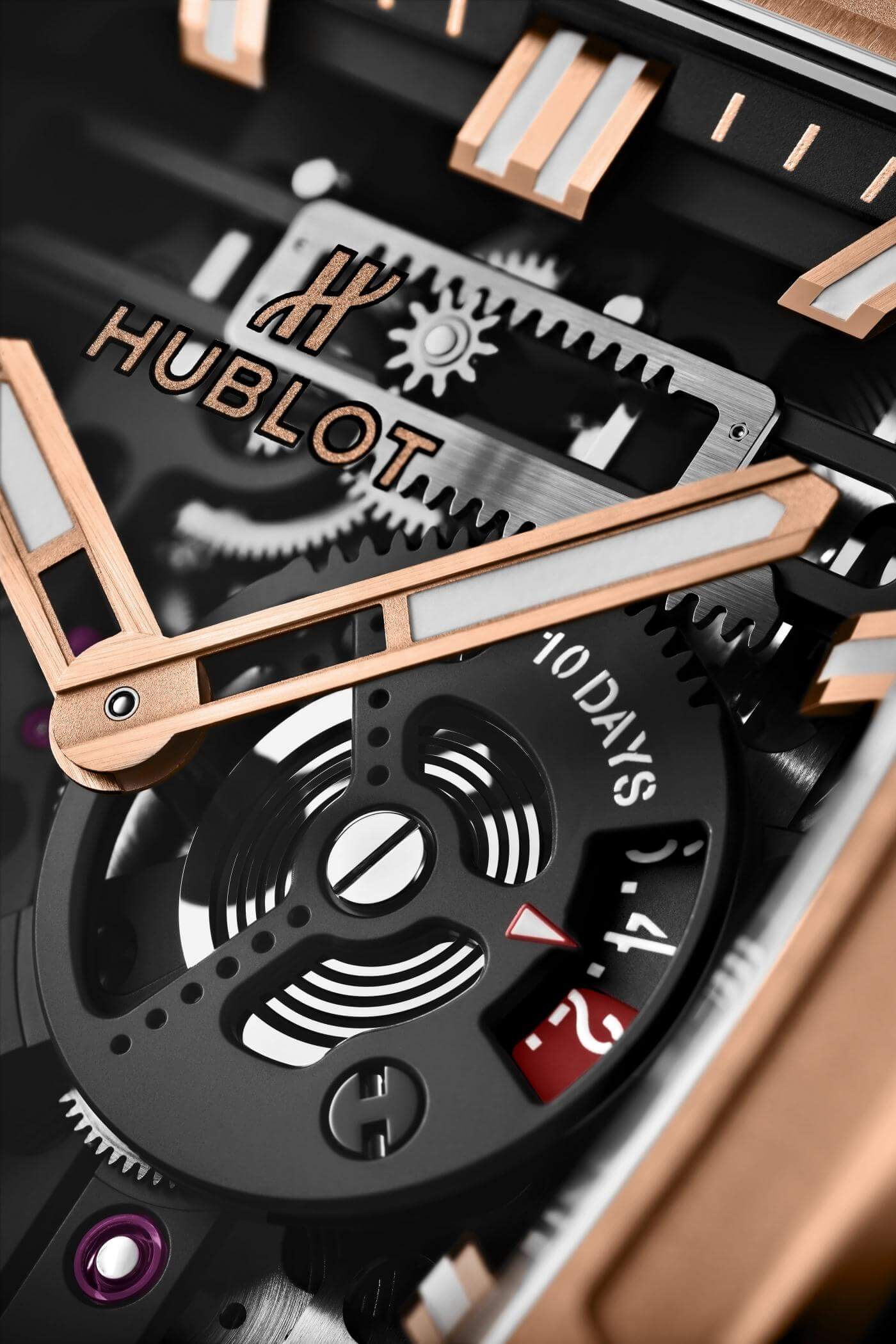 Spirit of Big Bang Meca-10 King Gold 45 mm, close up