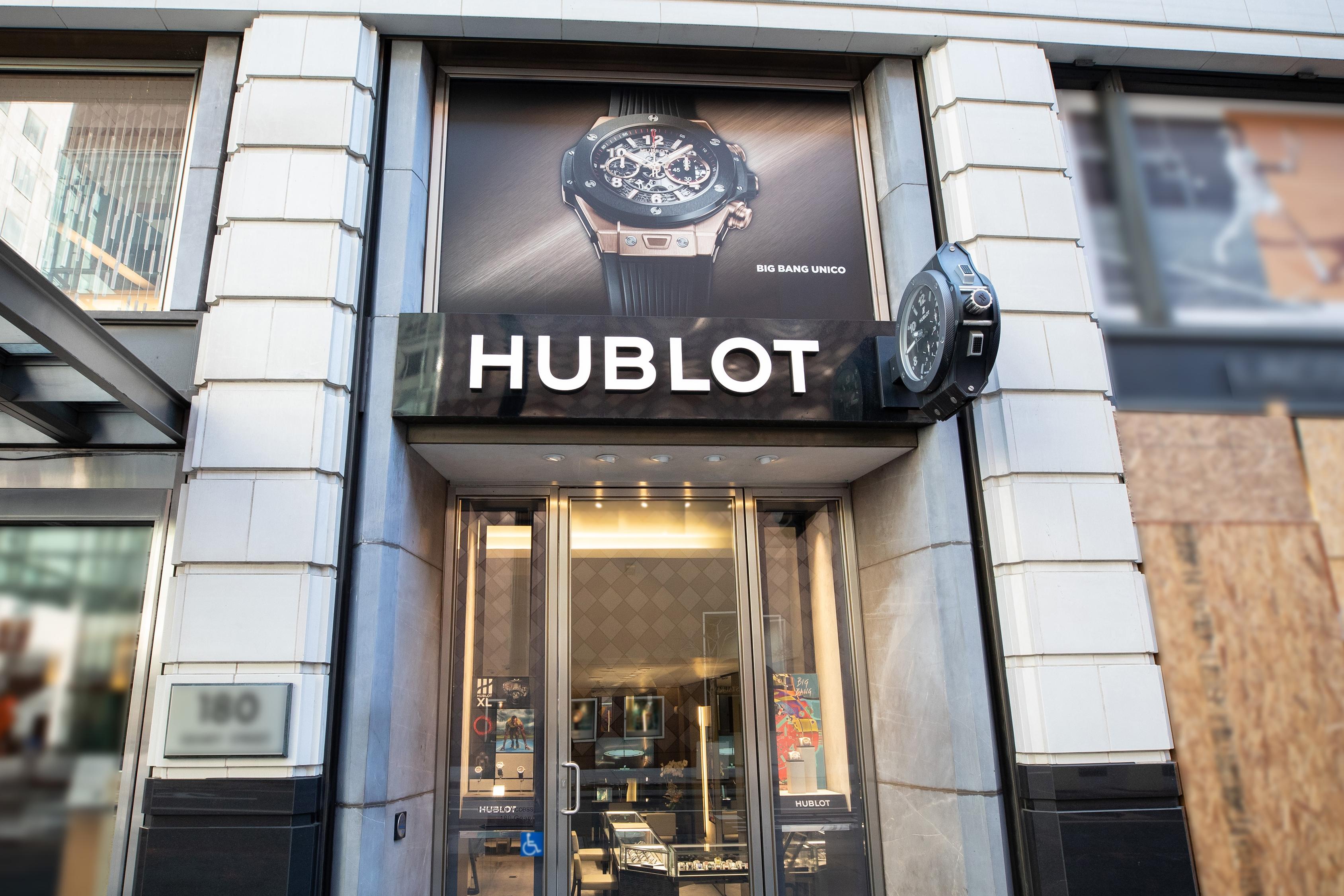 Hublot Spirit of Big Bang MOONPHASE TITANIUMPorthole Classic Fusion Aerofusion Chronograph Orlinski Titanium Alternative Paver 45mm